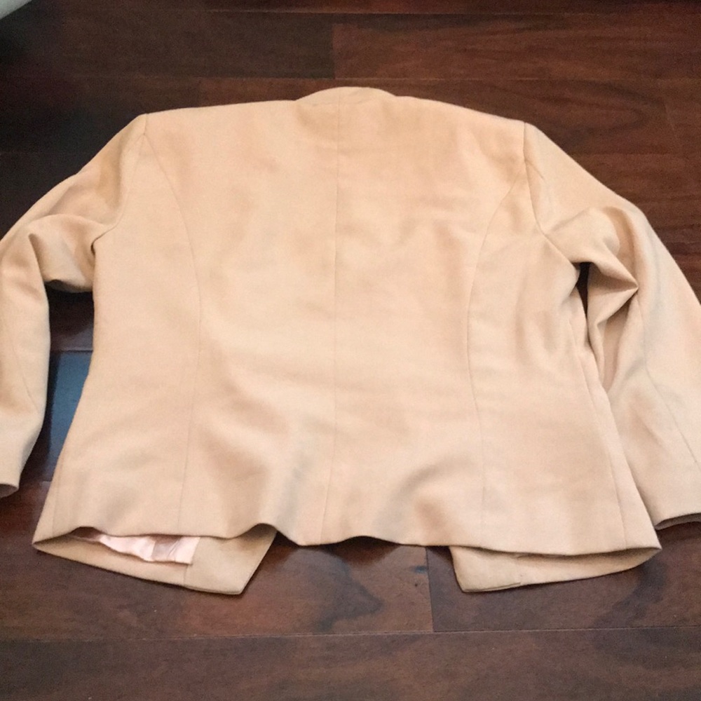 Pink jacket - Picture 2 of 4